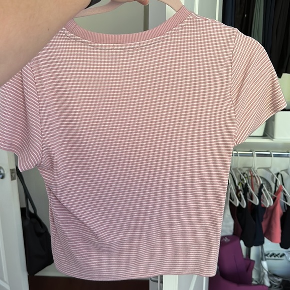 Pink and white cropped t-shirt - Picture 2 of 3